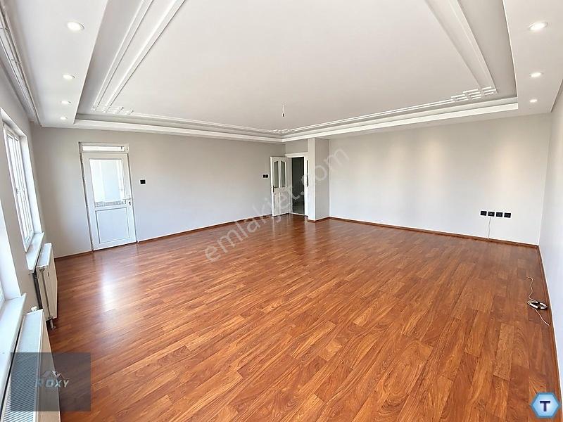 Roxy Grouptan Ferah, Bakımlı Ve 3 Cepheli Satılık 3+1