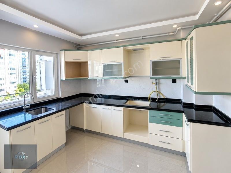 Roxy Grouptan Ferah, Bakımlı Ve 3 Cepheli Satılık 3+1 — fotoğraf 4