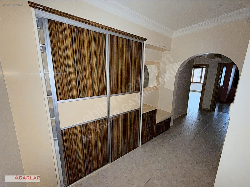 Kuzeykent Merkezi Konum Da .geniş Kullanışlı Satılık 3+1 Daire — fotoğraf 3