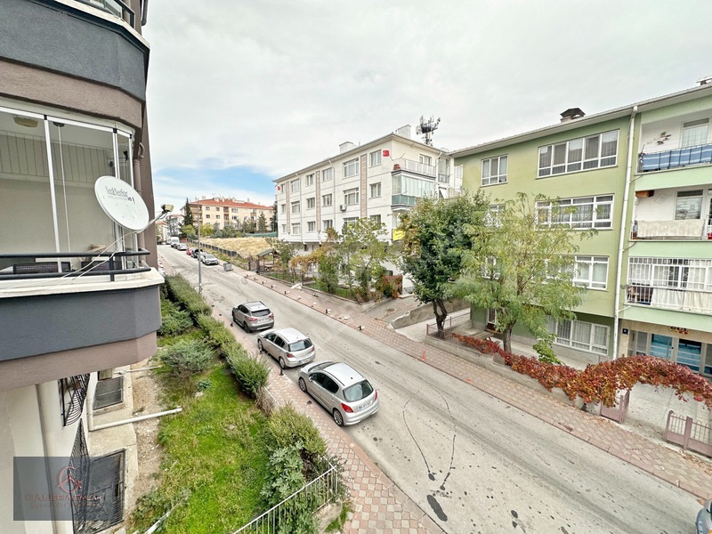 Etlik Aşağı Eğlence Yakını 2.katta Ön Cephe 3+1 Mantolamalı Bina — fotoğraf 24
