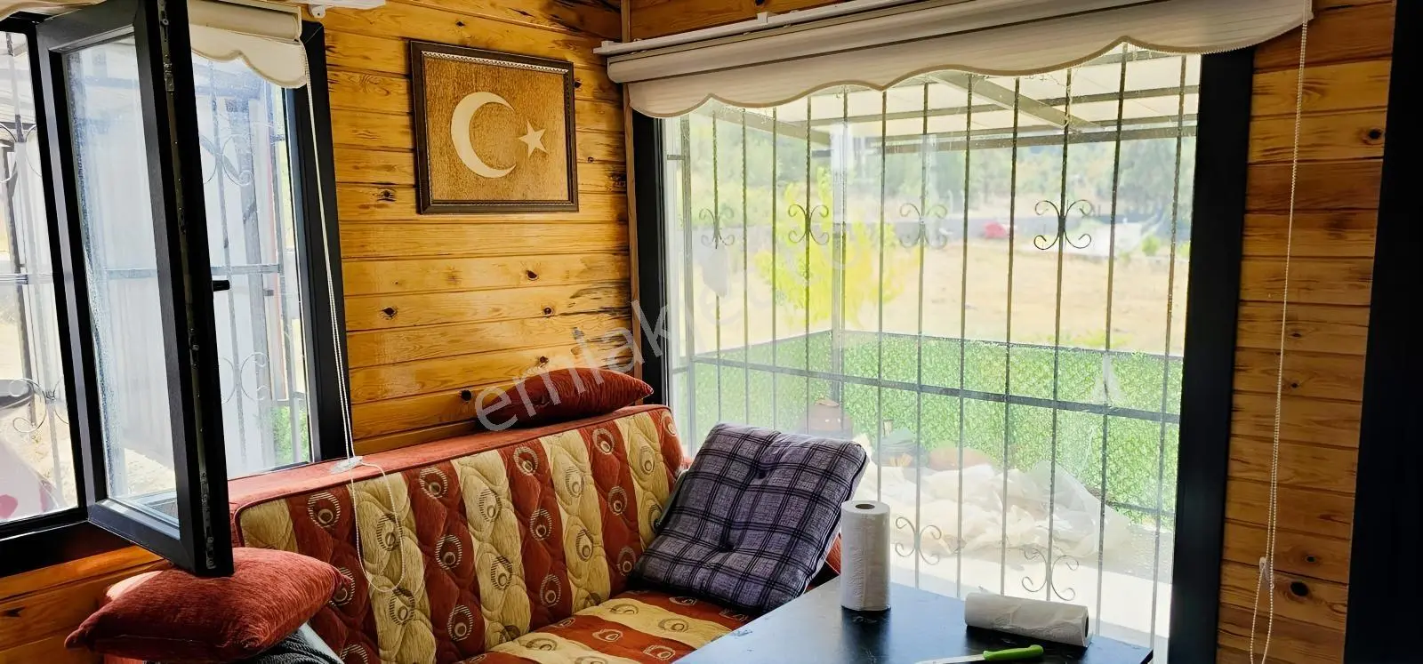 Elfi Den Sındırgı Çaltılı 'da Göl Manzaralı Satılık Ev Ve Tarla — fotoğraf 5