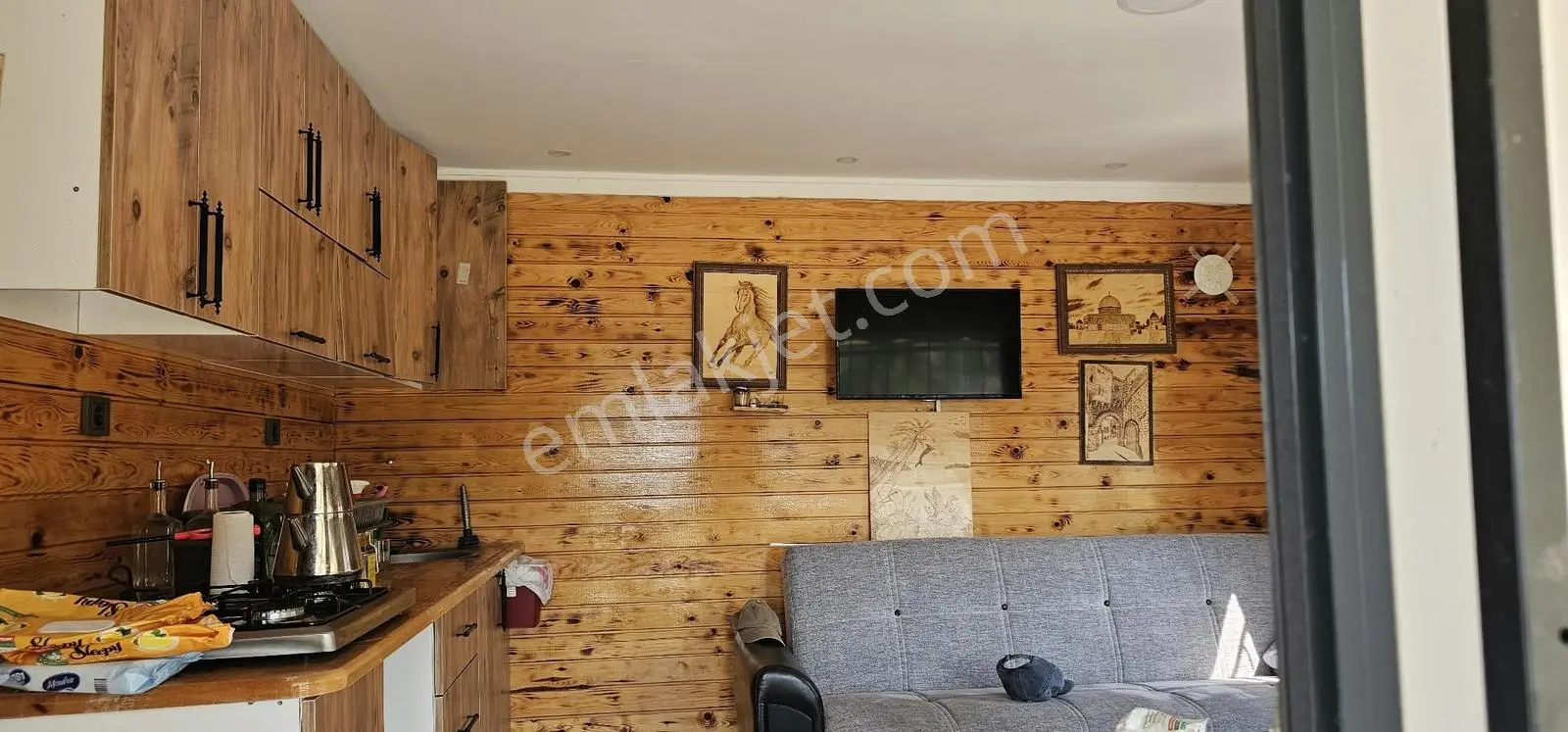 Elfi Den Sındırgı Çaltılı 'da Göl Manzaralı Satılık Ev Ve Tarla — fotoğraf 8