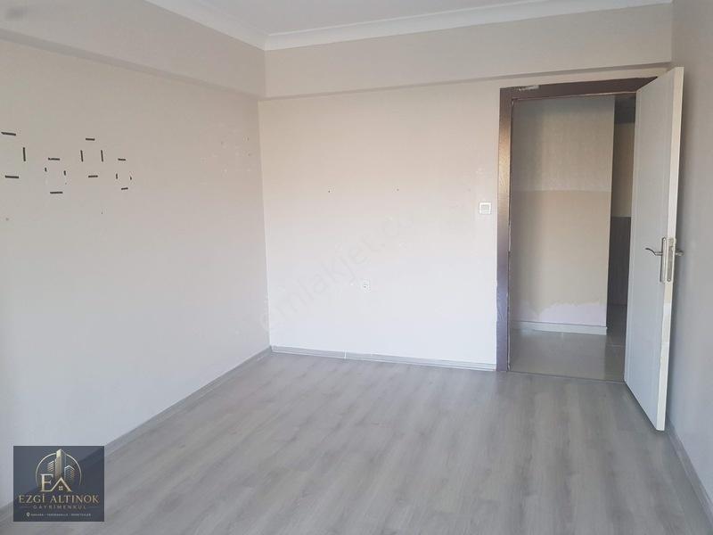 Yakacık Da Bulvar Üzeri Ara Kat Ön Cephe Ferah Manzaralı Daire — fotoğraf 10