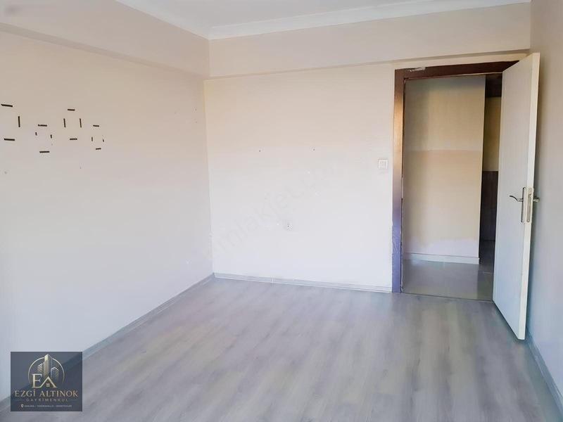Yakacık Da Bulvar Üzeri Ara Kat Ön Cephe Ferah Manzaralı Daire — fotoğraf 15