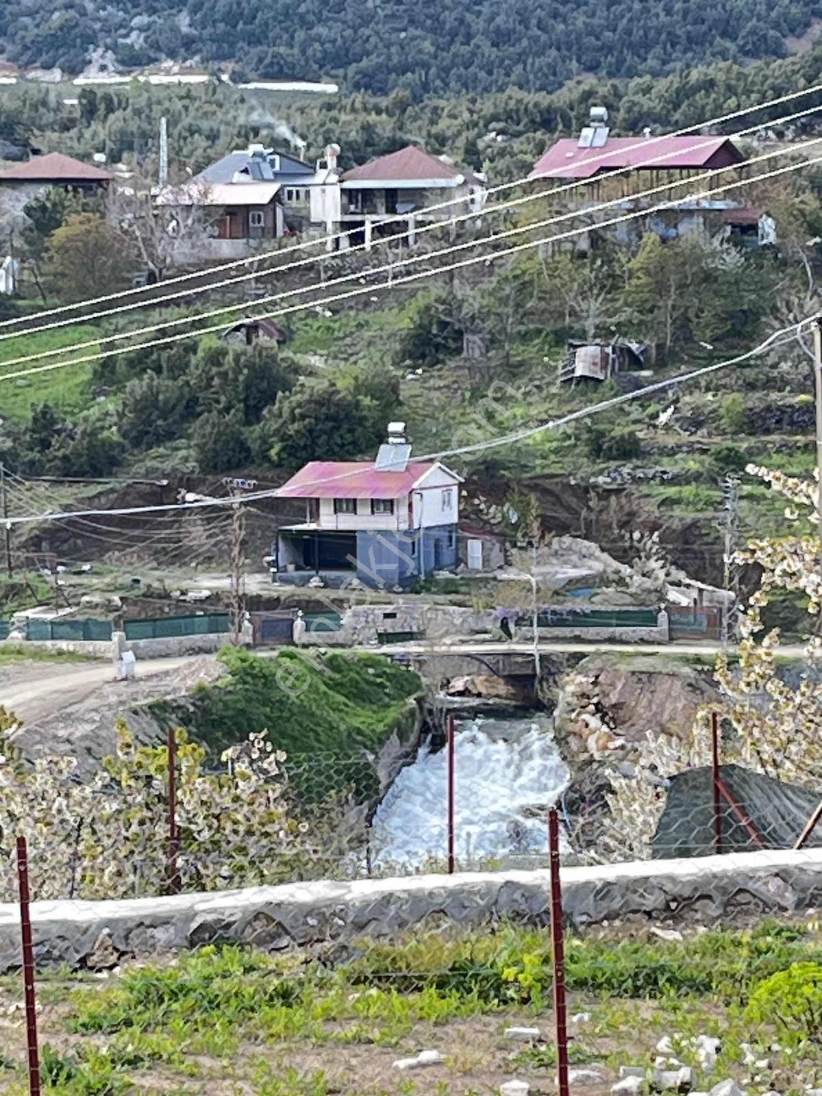 Yavca'da Aslanköy Yolu Üzerinde 900 M2 Nehir Manzaralı Arsa — fotoğraf 2