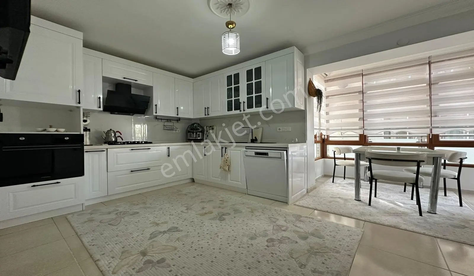 Atapark Pazar Yeri Yakını 3+1 Katta 145m2 Asansörlü Kök Tapu — fotoğraf 2
