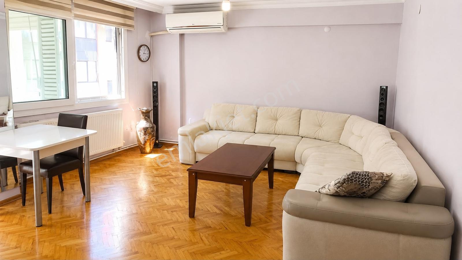 Alsancak Kıbrıs Şehitleri Caddesinde Ferah 3+1 Satılık