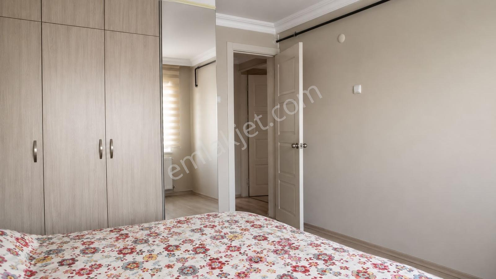 Alsancak Kıbrıs Şehitleri Caddesinde Ferah 3+1 Satılık — fotoğraf 11