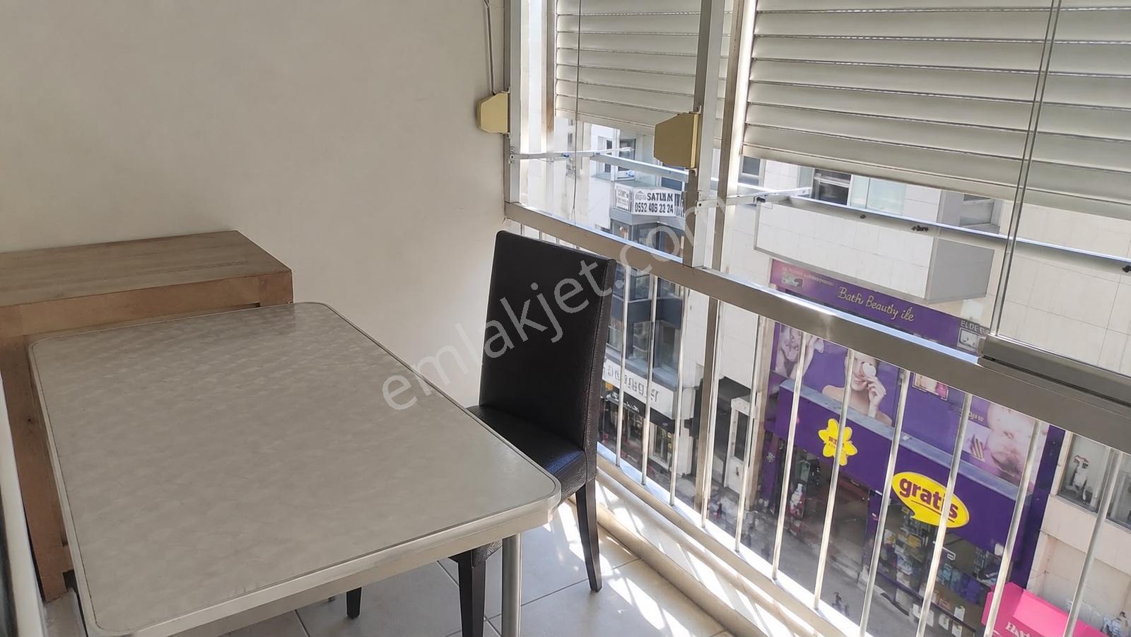 Alsancak Kıbrıs Şehitleri Caddesinde Ferah 3+1 Satılık — fotoğraf 18