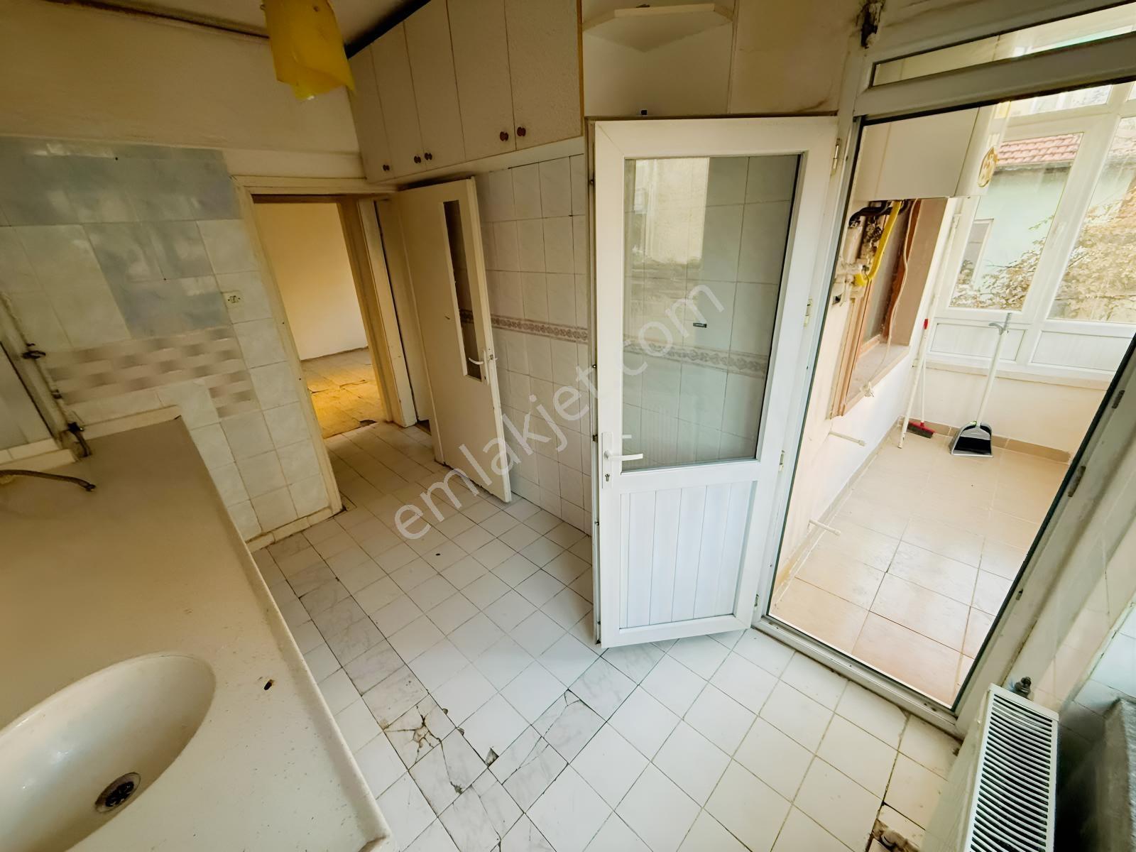 Akşemsettin Mah Salon Bağımsız Kat Konumunda Y. Giriş 3+1 Daire — fotoğraf 3
