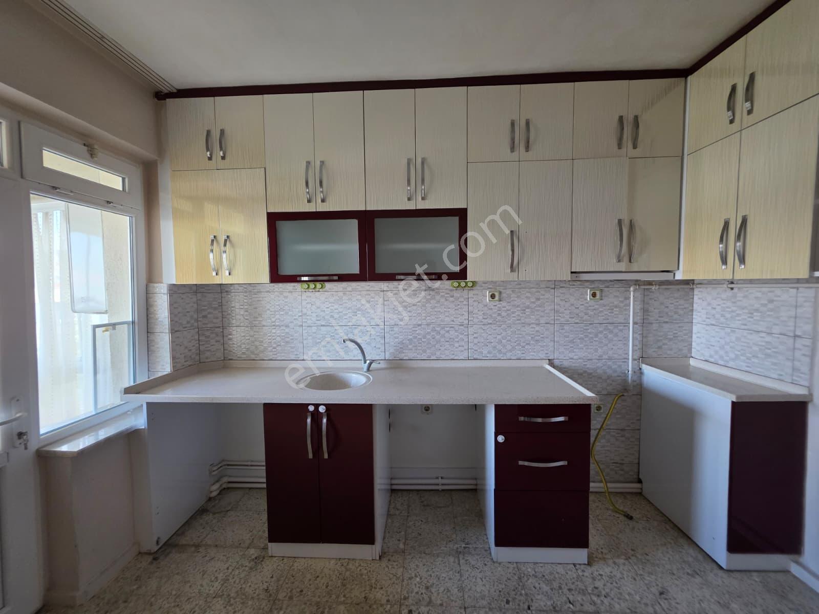 Yüksel Şahinden S.Eyyubi Bağlarbaşı Cami Arkası 3+1 Satılık