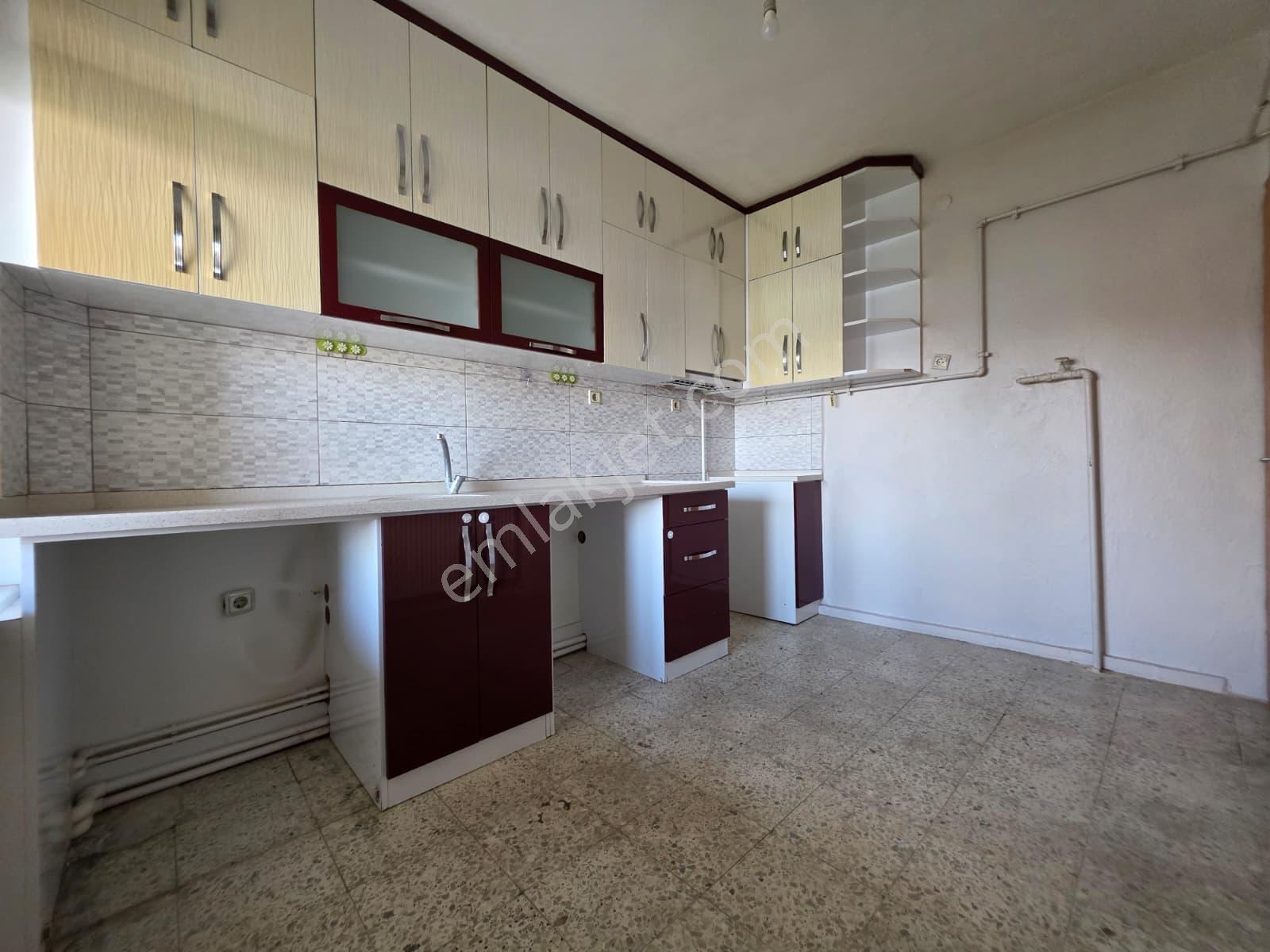 Yüksel Şahinden S.eyyubi Bağlarbaşı Cami Arkası 3+1 Satılık — fotoğraf 4