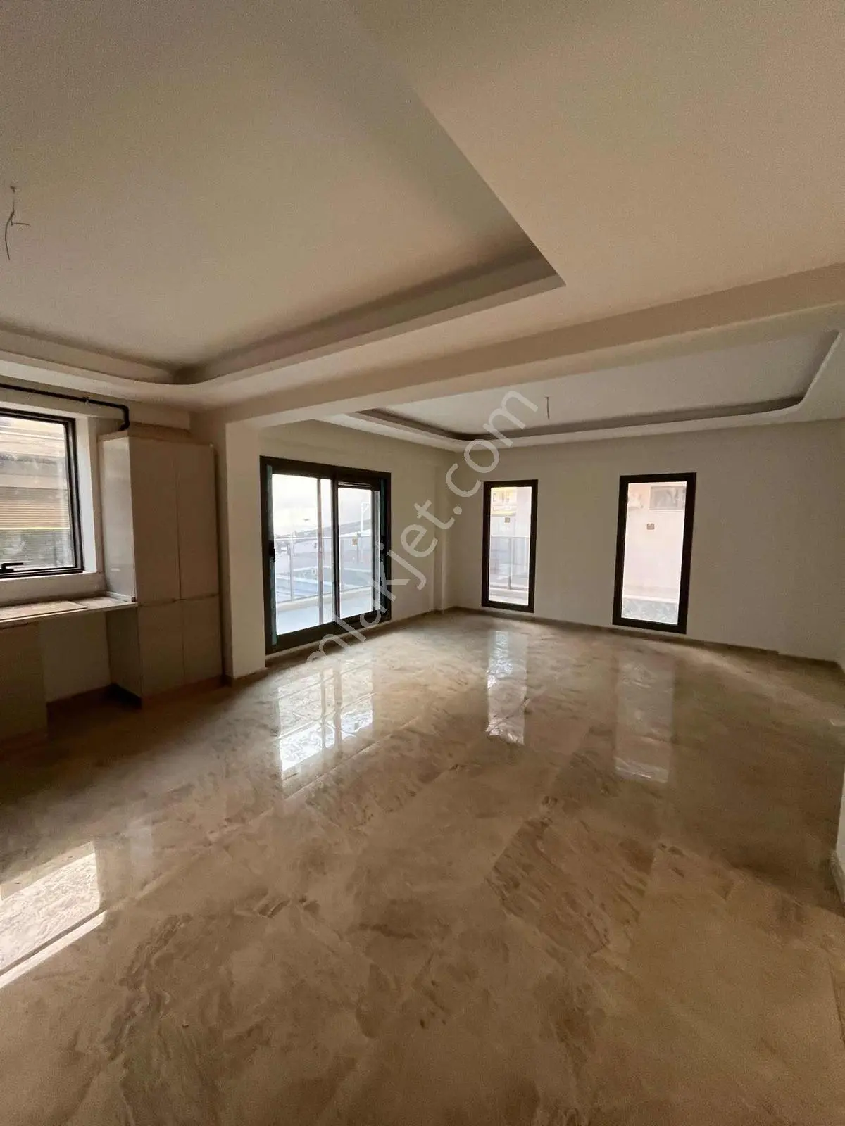 Satılık 4 + 1 Villa Harika Konum Büyük Fırsat — fotoğraf 3