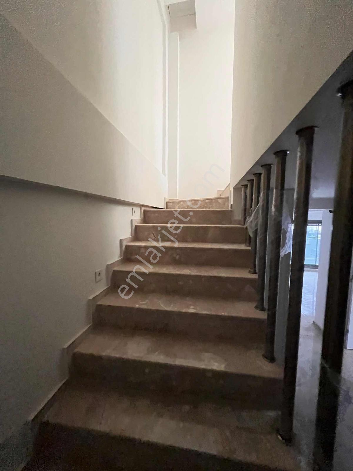 Satılık 4 + 1 Villa Harika Konum Büyük Fırsat — fotoğraf 17