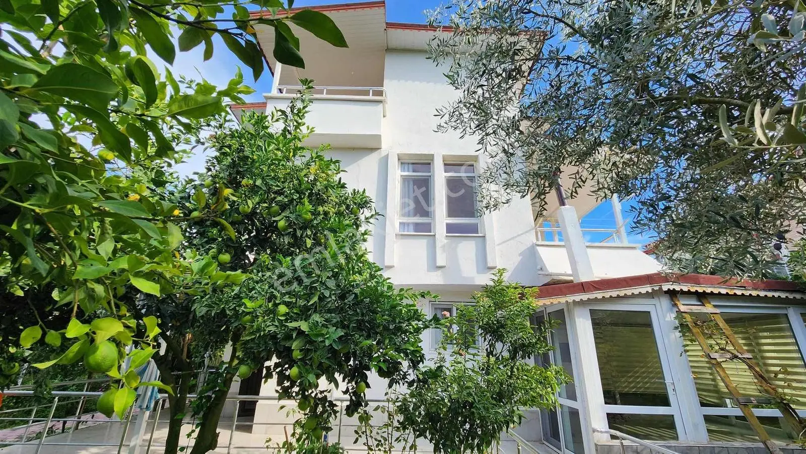 Çenger De Satılık Köşe 5+1 Villa — fotoğraf 3