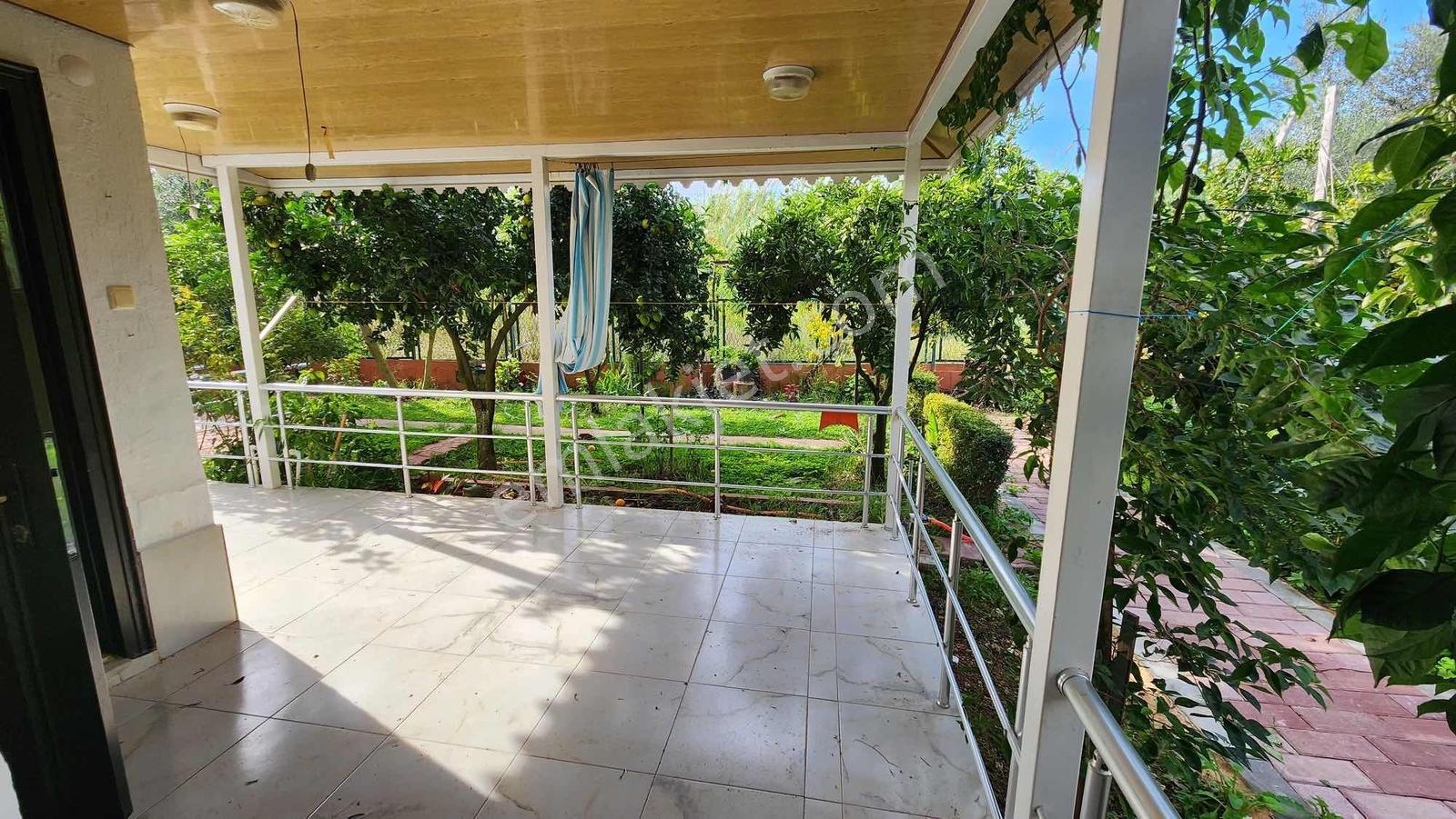 Çenger De Satılık Köşe 5+1 Villa — fotoğraf 4