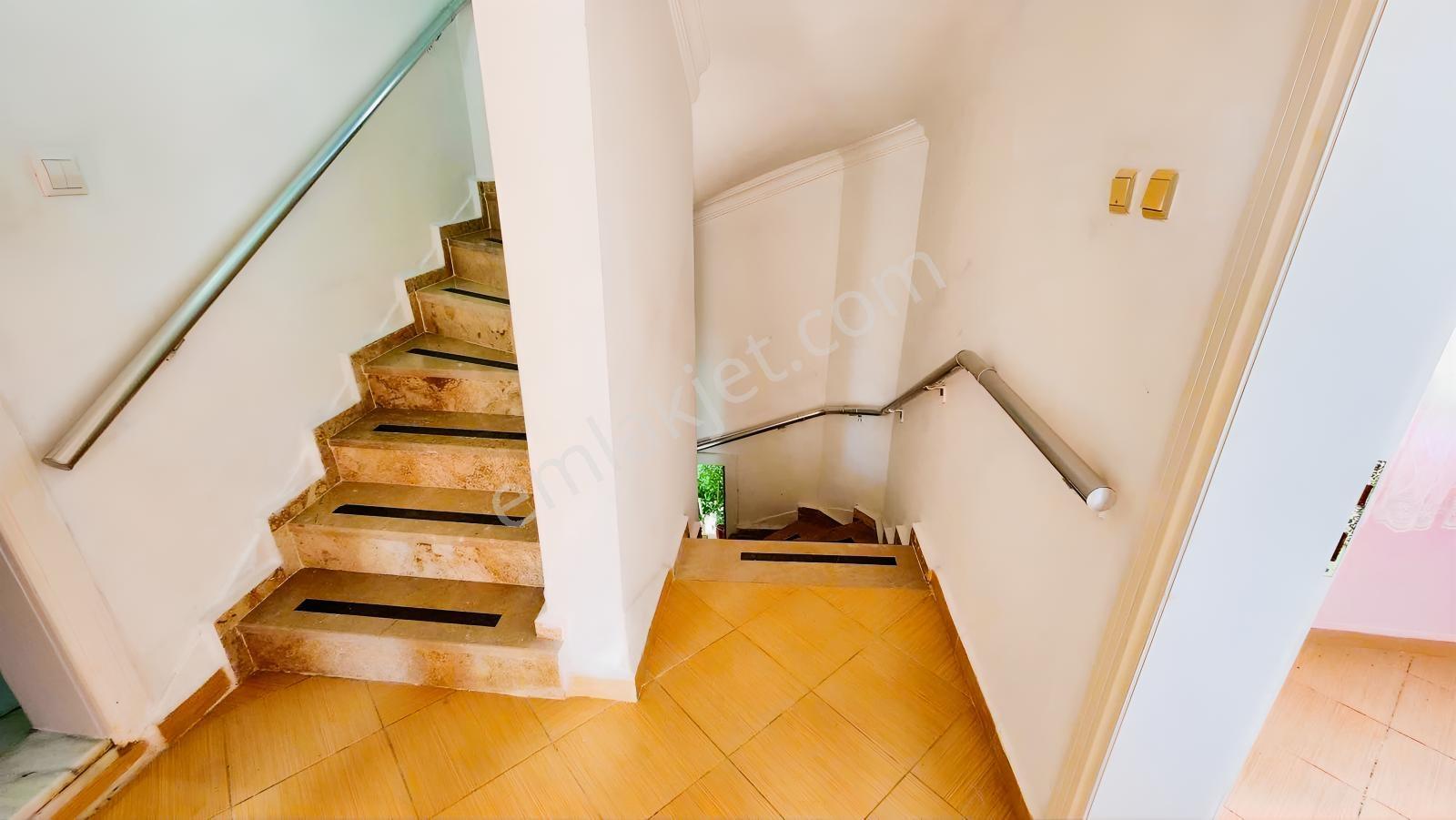 Çenger De Satılık Köşe 5+1 Villa — fotoğraf 9