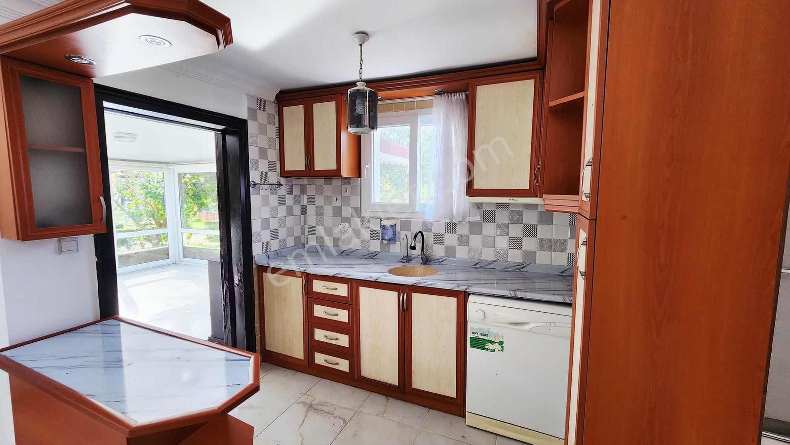 Çenger De Satılık Köşe 5+1 Villa — fotoğraf 14