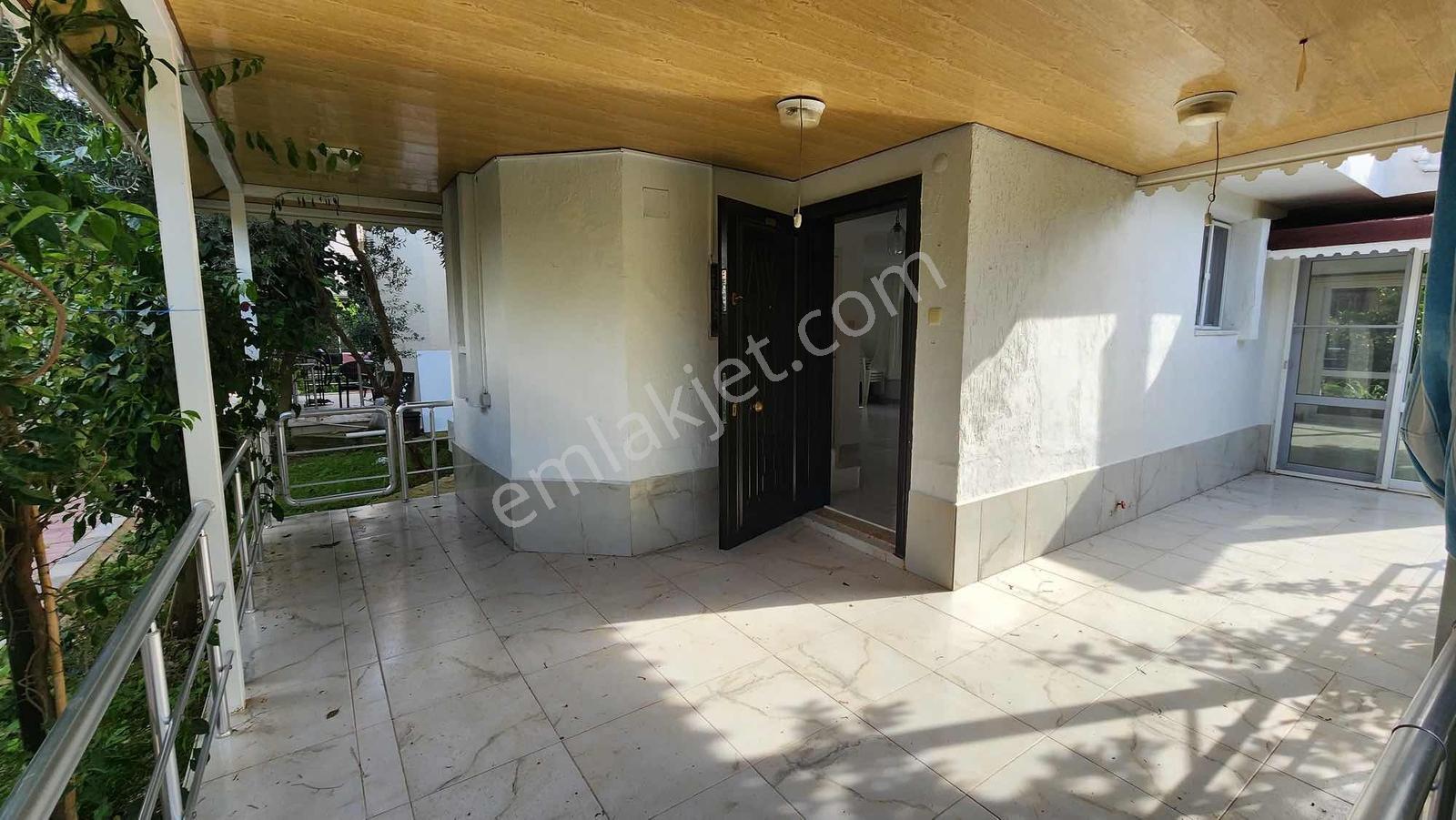 Çenger De Satılık Köşe 5+1 Villa — fotoğraf 15
