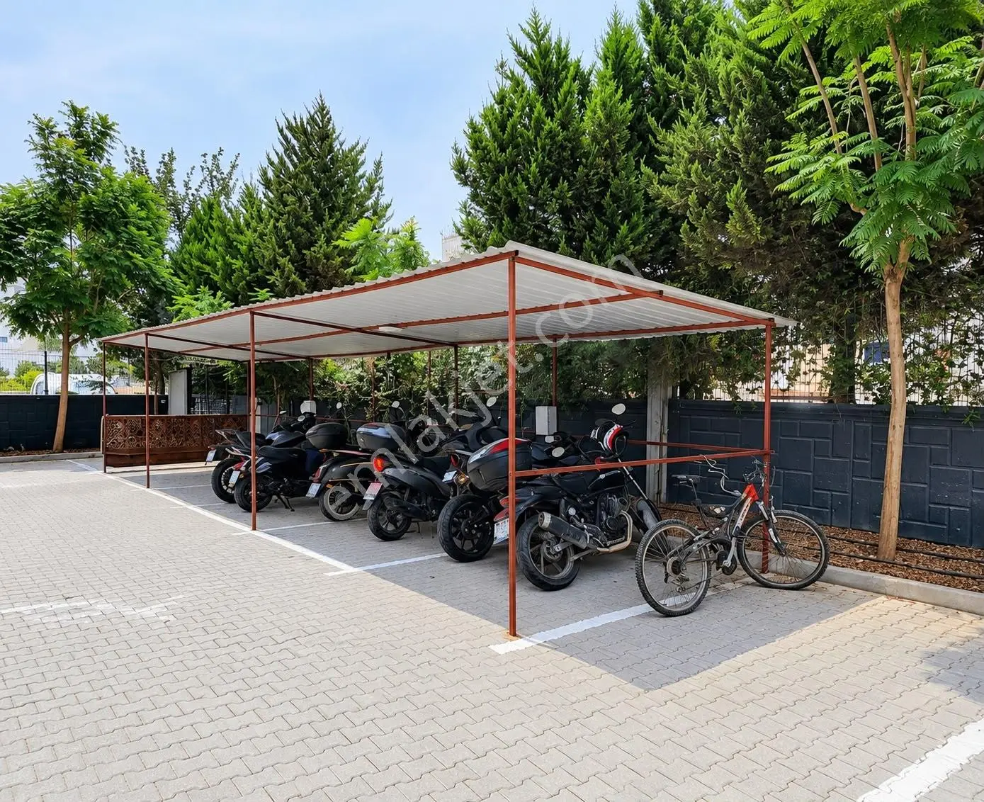 Çiftlikköyde 2+1 Olmaya Aday, 25 M² Teraslı, Eşyalı Satılık 1+1 — fotoğraf 23