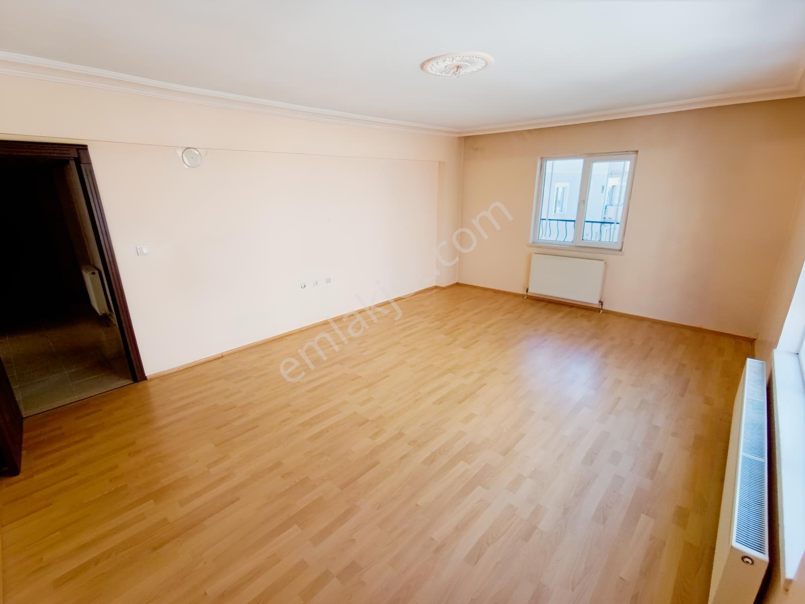 Akşemsettin Mah Ara Kat Salon Bağımsız Geniş Kullanışlı 3+1 — fotoğraf 3
