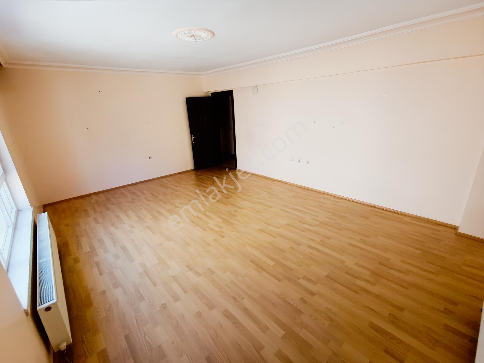 Akşemsettin Mah Ara Kat Salon Bağımsız Geniş Kullanışlı 3+1 — fotoğraf 7