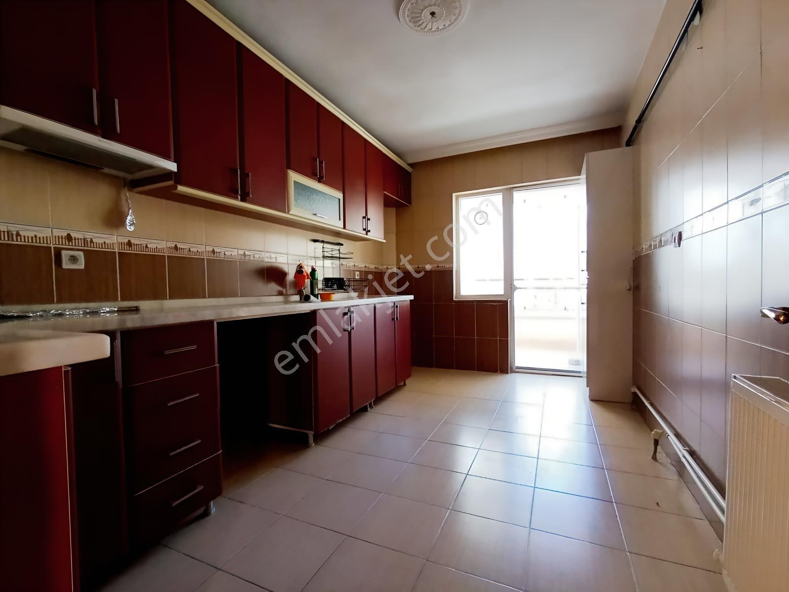 Akşemsettin Mah Ara Kat Salon Bağımsız Geniş Kullanışlı 3+1 — fotoğraf 10