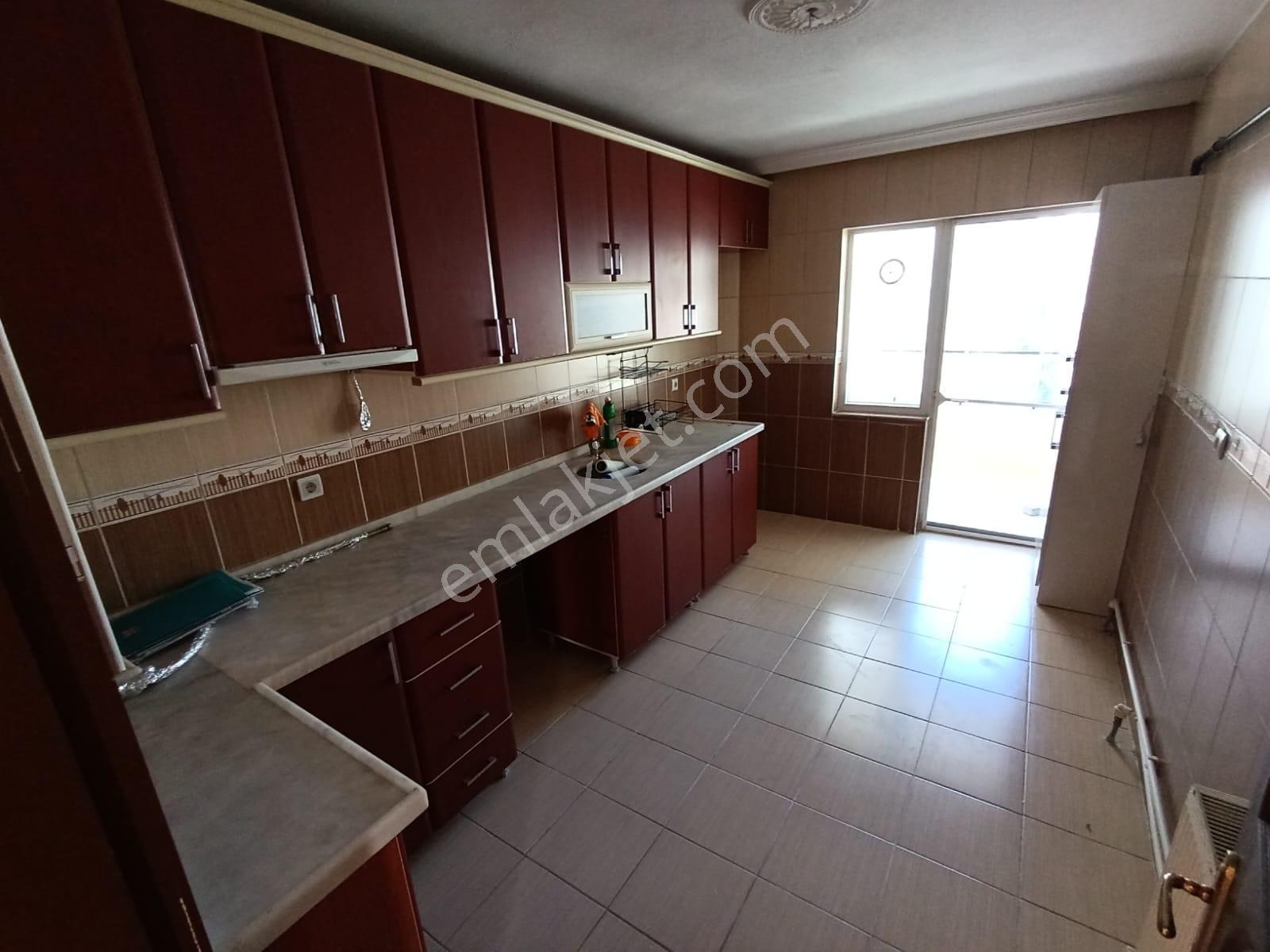 Akşemsettin Mah Ara Kat Salon Bağımsız Geniş Kullanışlı 3+1 — fotoğraf 12