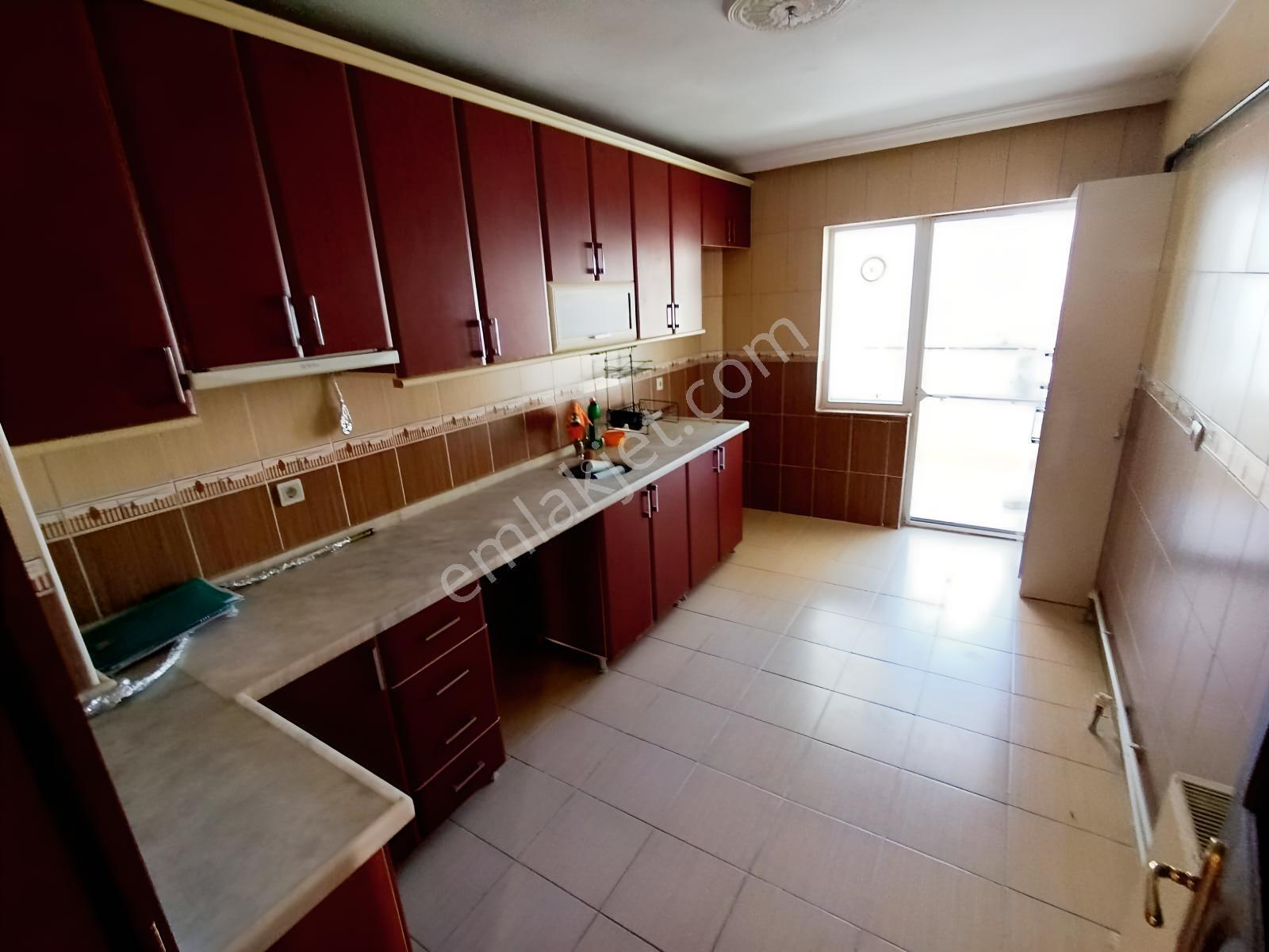 Akşemsettin Mah Ara Kat Salon Bağımsız Geniş Kullanışlı 3+1 — fotoğraf 17