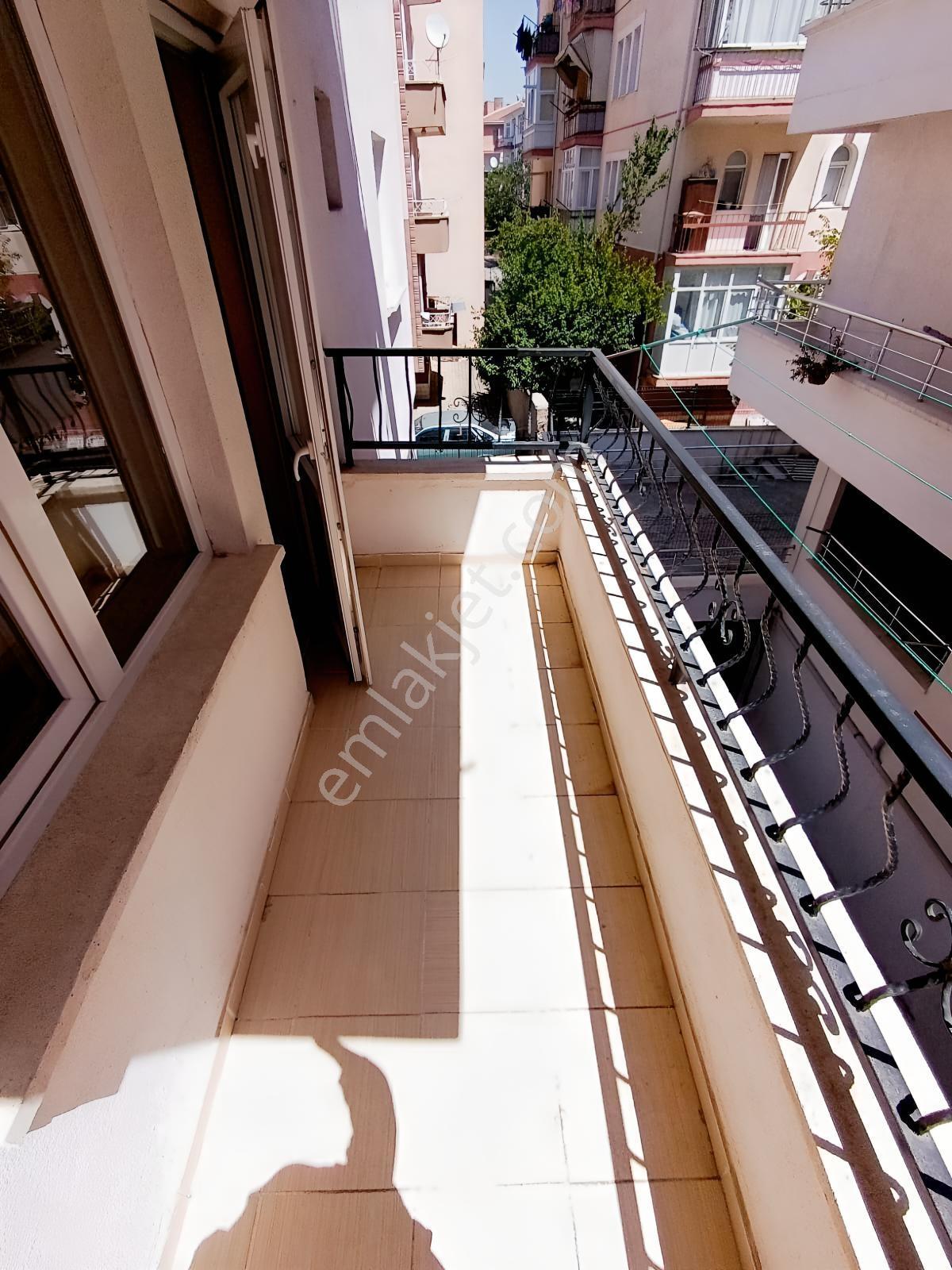Akşemsettin Mah Ara Kat Salon Bağımsız Geniş Kullanışlı 3+1 — fotoğraf 22
