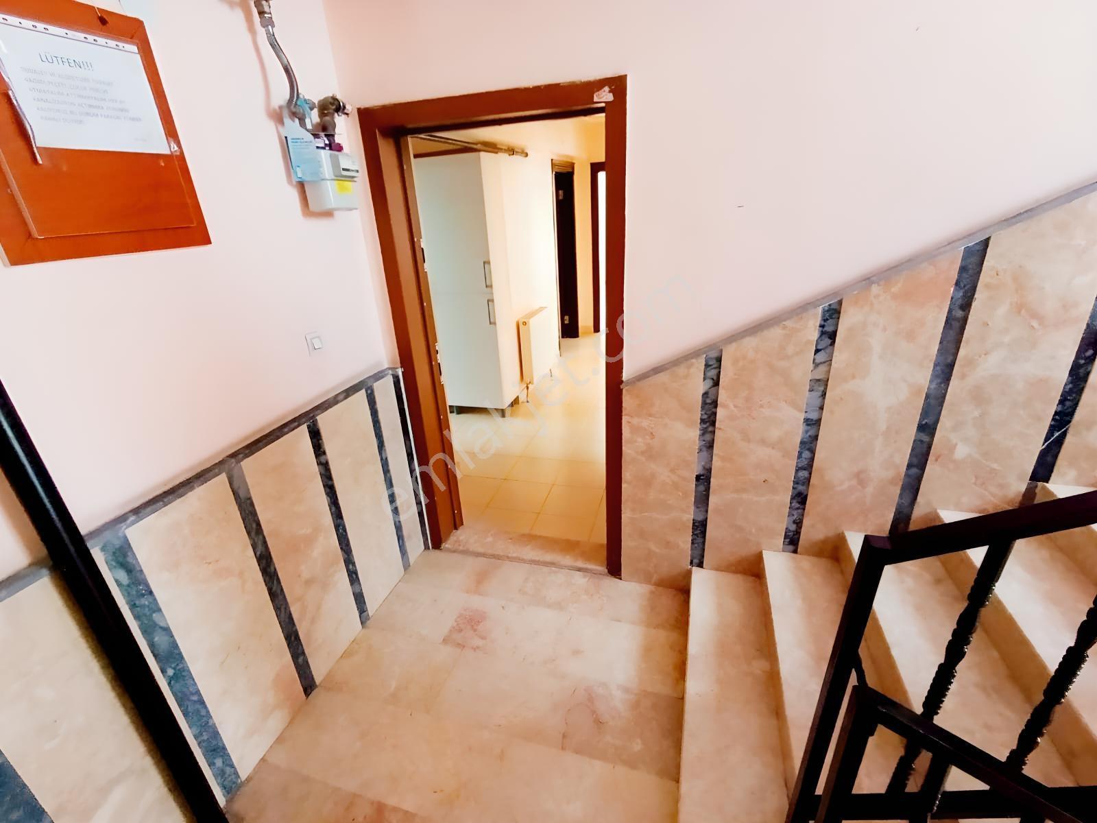 Akşemsettin Mah Ara Kat Salon Bağımsız Geniş Kullanışlı 3+1 — fotoğraf 29