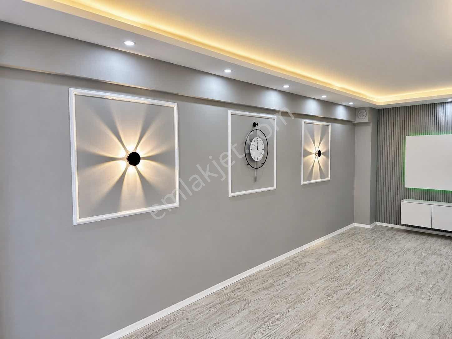 Emlak Center'dan Muradiye'de 2+1 Kapalı Mutfaklı Daire — fotoğraf 2