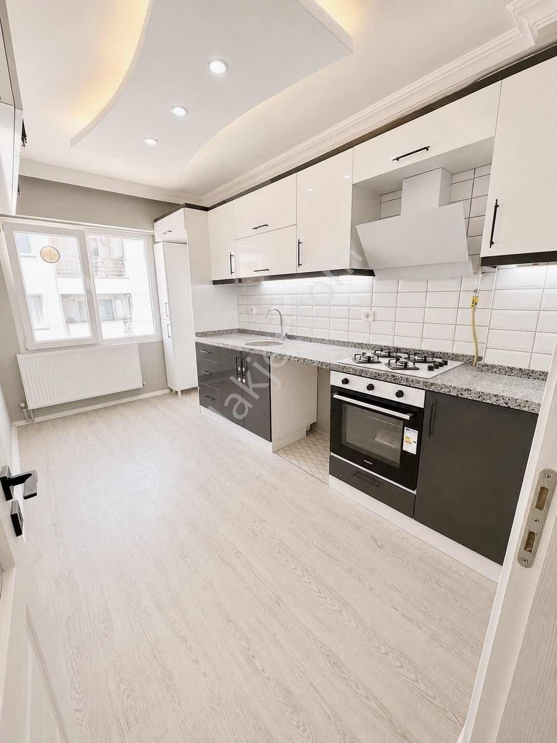Emlak Center'dan Muradiye'de 2+1 Kapalı Mutfaklı Daire — fotoğraf 25