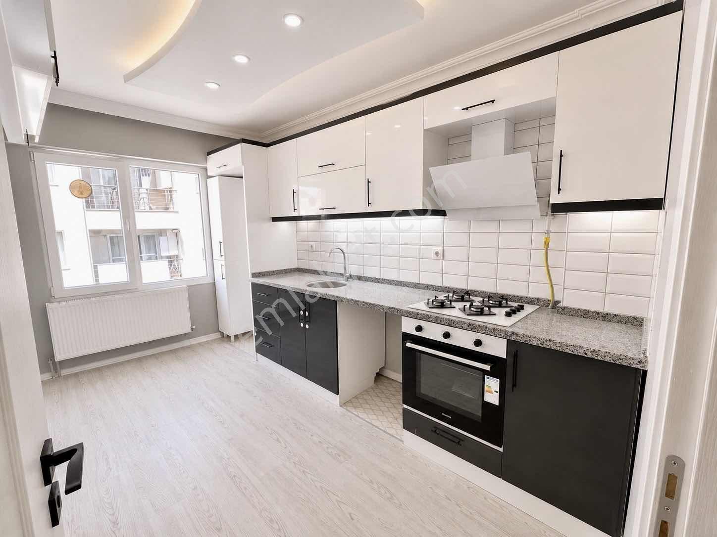 Emlak Center'dan Muradiye'de 2+1 Kapalı Mutfaklı Daire — fotoğraf 27