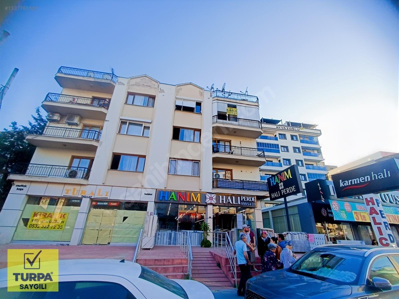 Çiğli Küçük Çiğli Mahallesi'Nde 3+1 Kiralık Geniş Eşyalı Daire