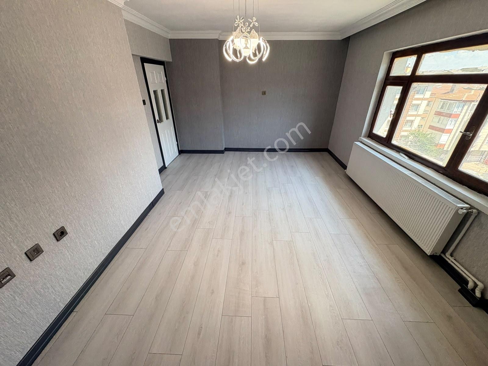 "yaşar Kemal Cad. Cepheli Katta Asansörlü Bağımsız 3+1 Daire" — fotoğraf 2