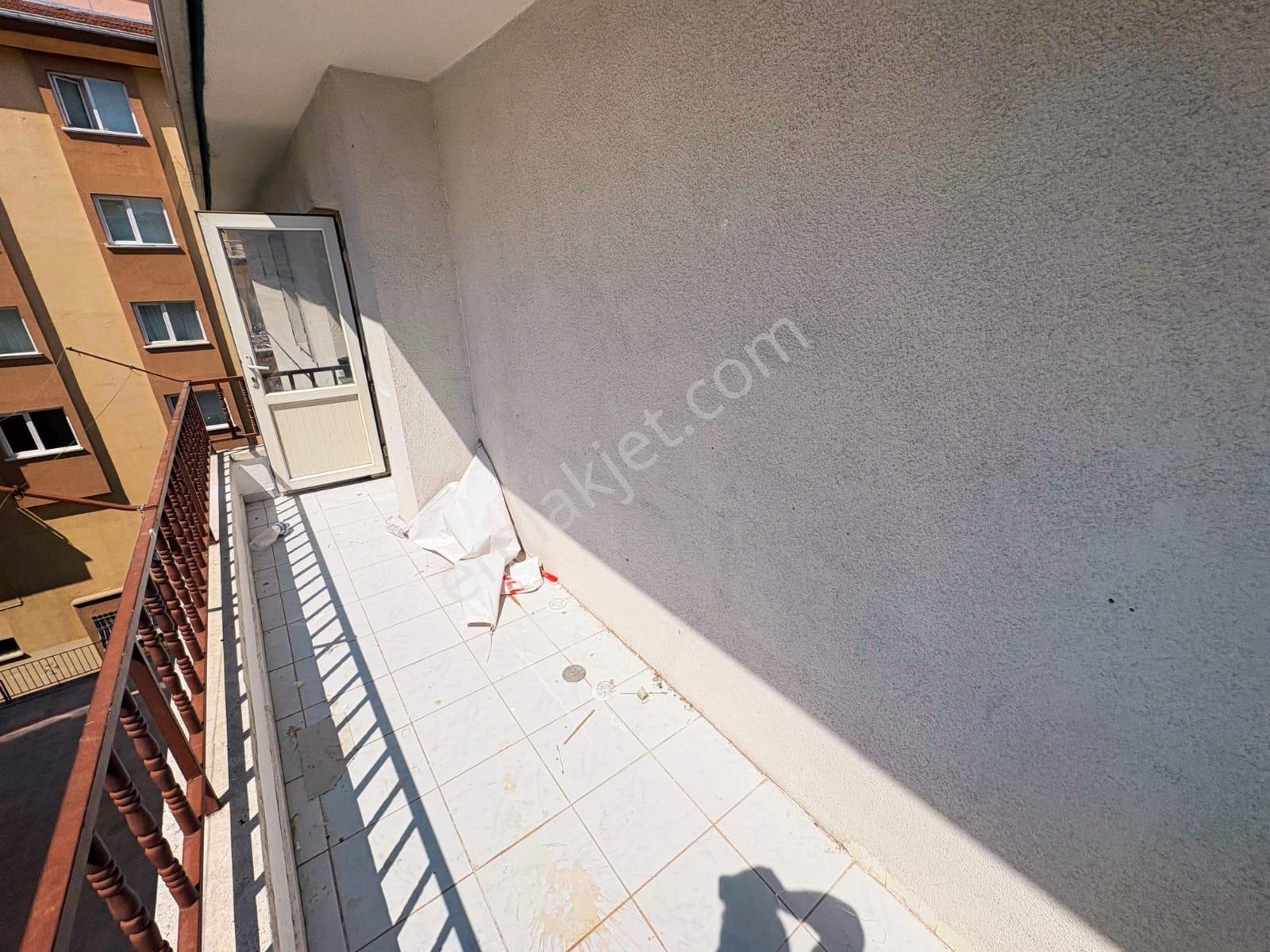 "yaşar Kemal Cad. Cepheli Katta Asansörlü Bağımsız 3+1 Daire" — fotoğraf 27