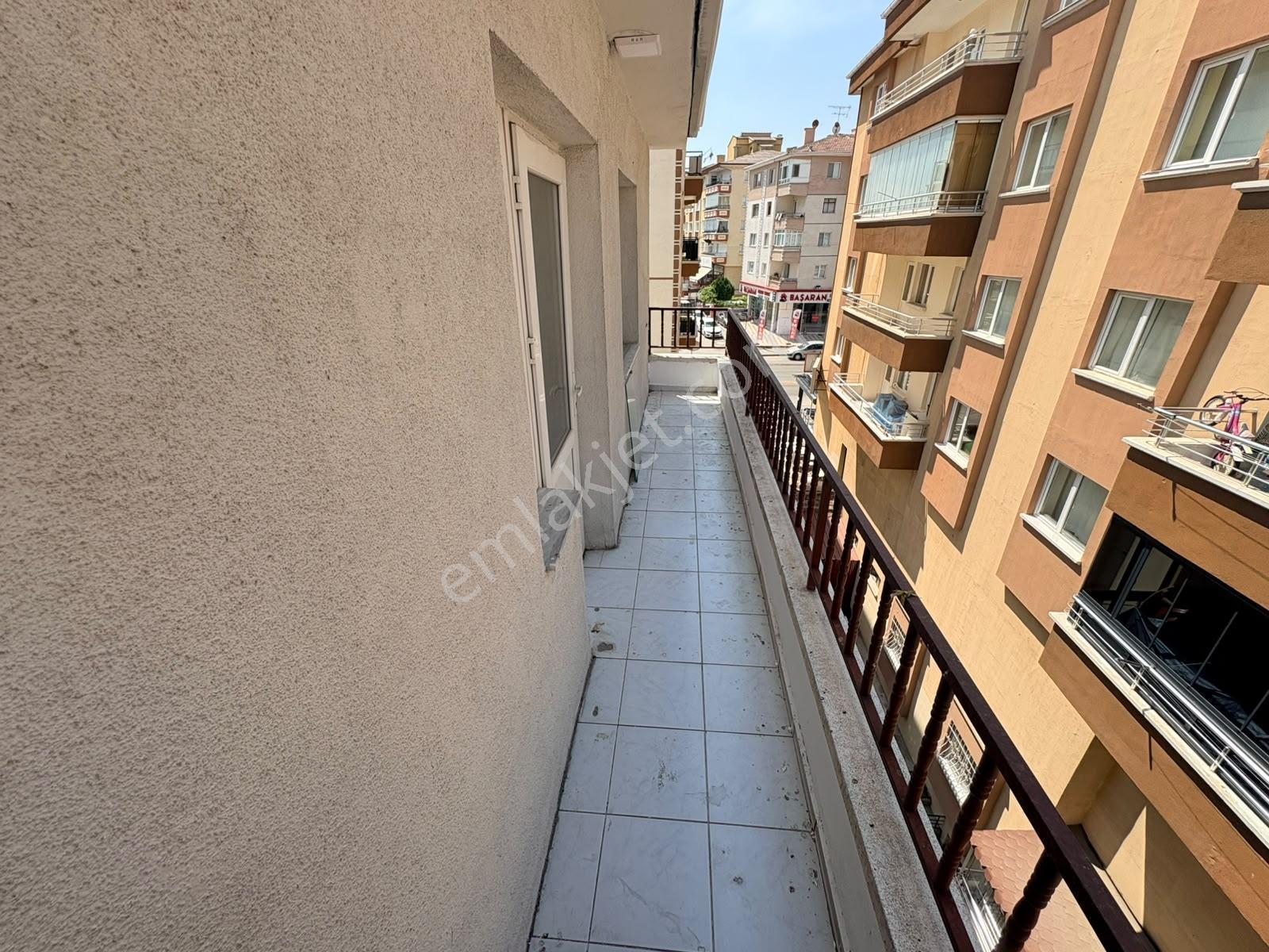 "yaşar Kemal Cad. Cepheli Katta Asansörlü Bağımsız 3+1 Daire" — fotoğraf 34