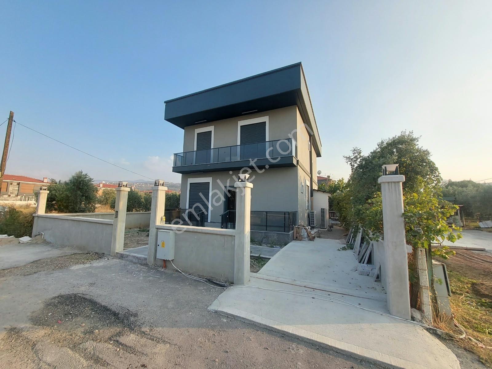 Menemen Emiralem Köyü Satılık 4+1 Müstakil Tapulu Havuzlu Villa — fotoğraf 2
