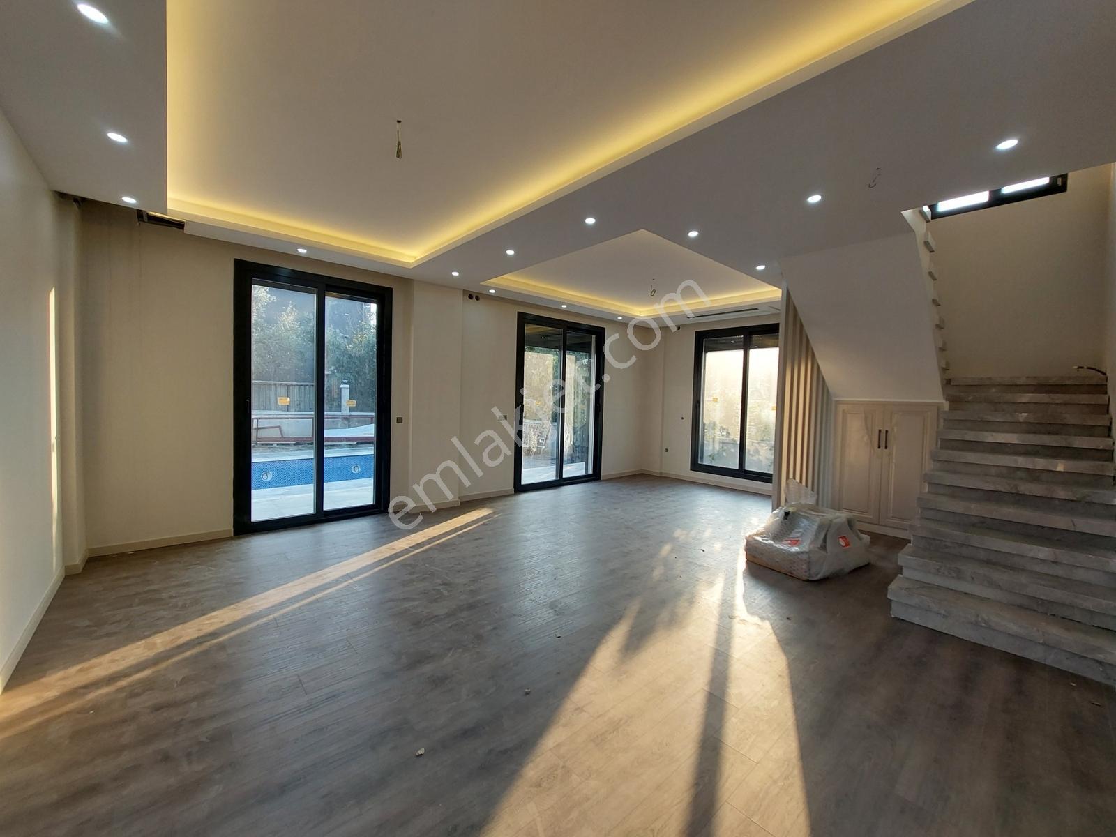Menemen Emiralem Köyü Satılık 4+1 Müstakil Tapulu Havuzlu Villa — fotoğraf 12