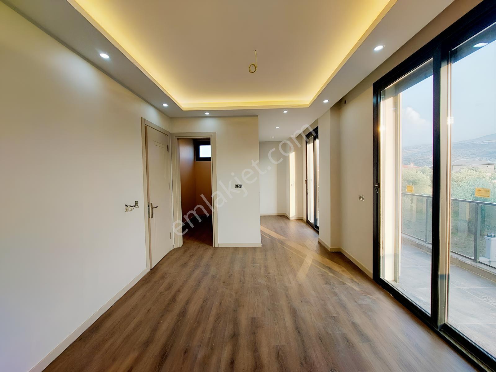 Menemen Emiralem Köyü Satılık 4+1 Müstakil Tapulu Havuzlu Villa — fotoğraf 21
