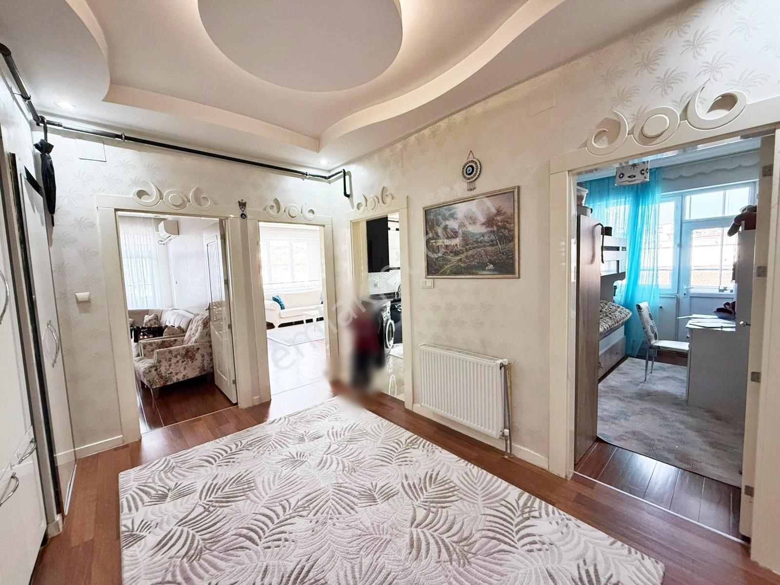 Karacaahmet'de 3 Cam Balkonlu Merkez Konum Bakımlı Geniş Otrm3+1 — fotoğraf 23