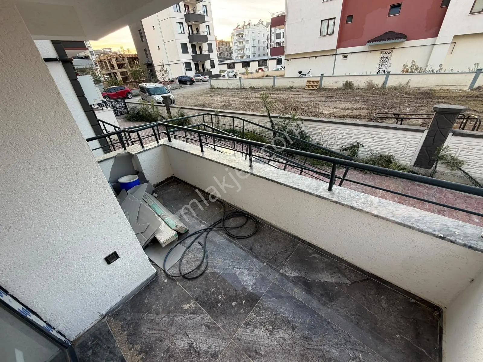 Parstan Burhaniye Bademalanında Öncephe Asansörlü Doğalgazlı 1+1 — fotoğraf 6