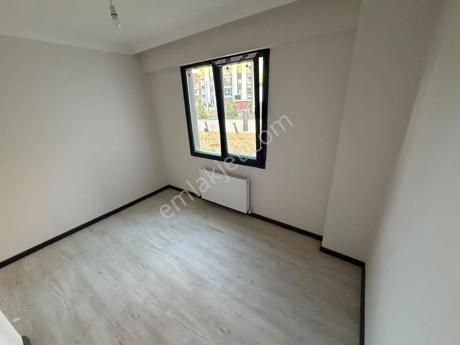 Parstan Burhaniye Bademalanında Öncephe Asansörlü Doğalgazlı 1+1 — fotoğraf 7