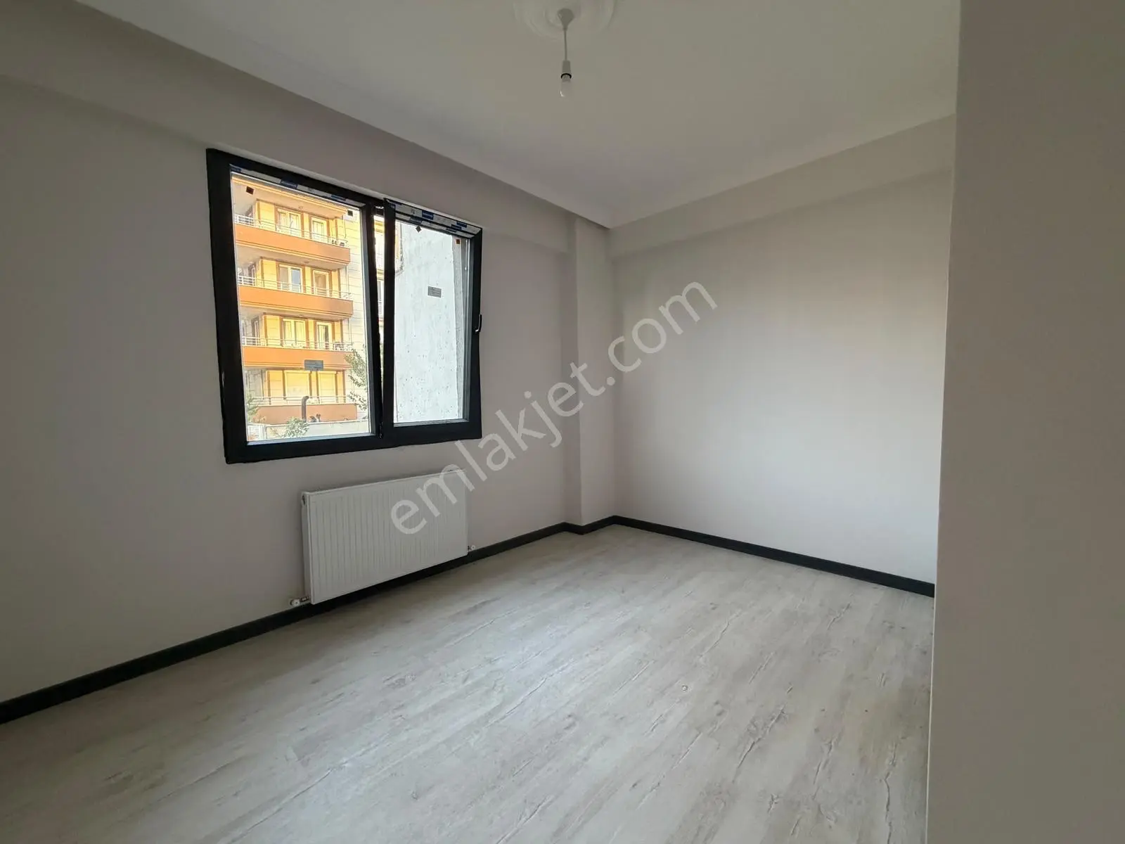 Parstan Burhaniye Bademalanında Öncephe Asansörlü Doğalgazlı 1+1 — fotoğraf 8
