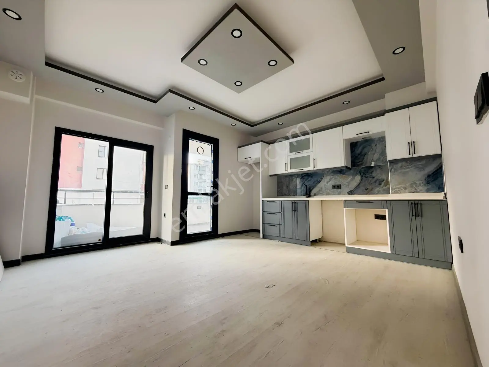 Parstan Burhaniye Bademalanında Öncephe Asansörlü Doğalgazlı 1+1 — fotoğraf 16