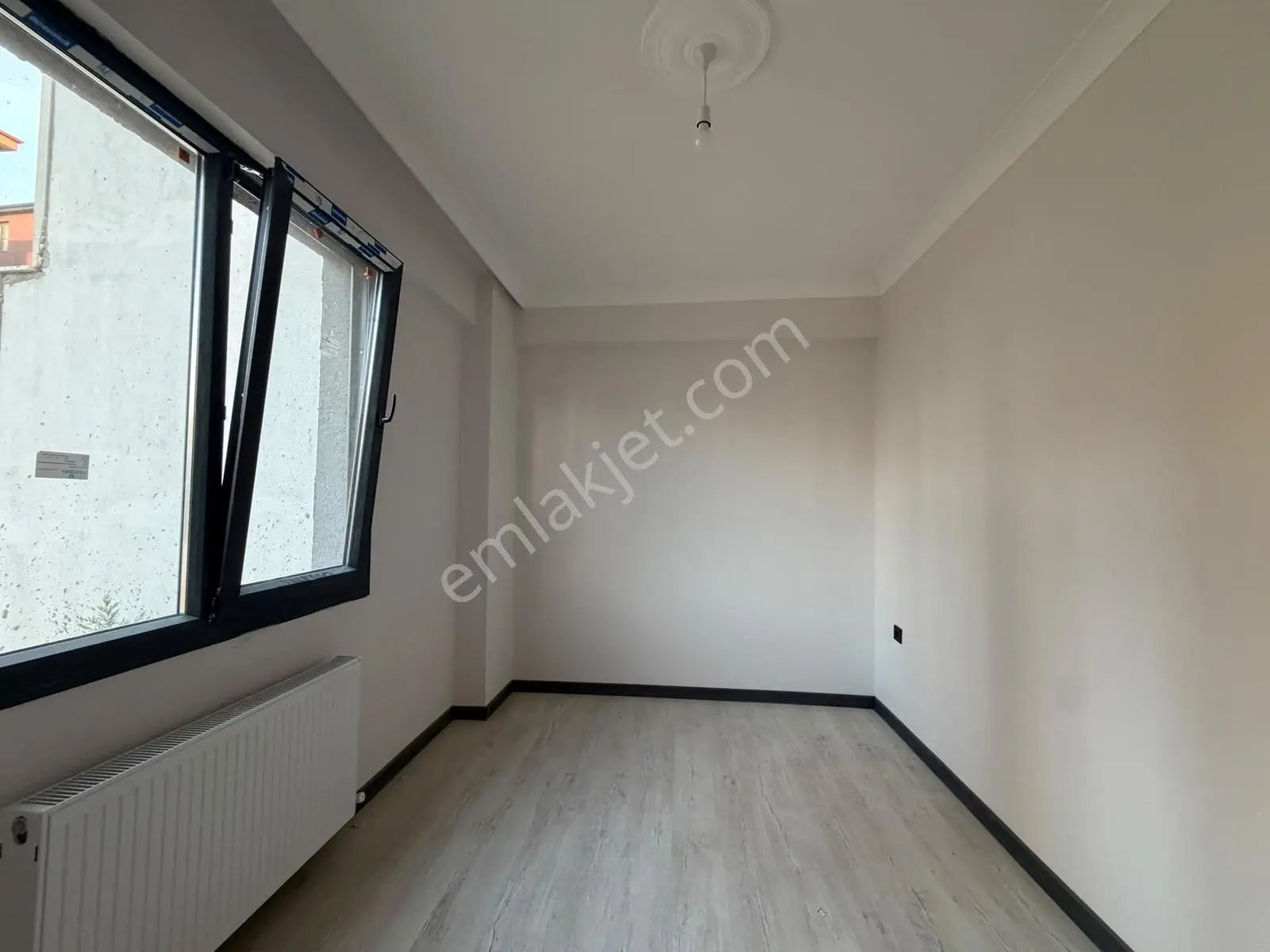Parstan Burhaniye Bademalanında Öncephe Asansörlü Doğalgazlı 1+1 — fotoğraf 31
