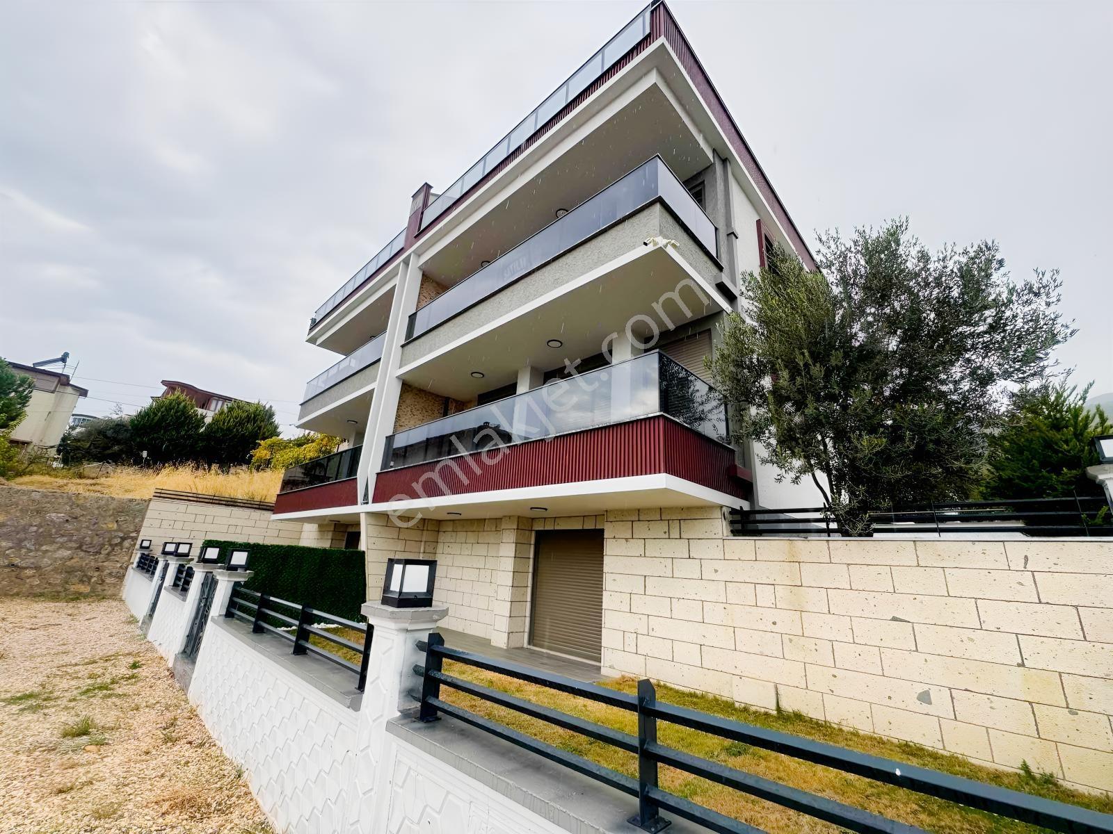 Güçlü Kardeşlerden Altınolukda Satılık Sıfır 3+2 Tripleks Villa — fotoğraf 2