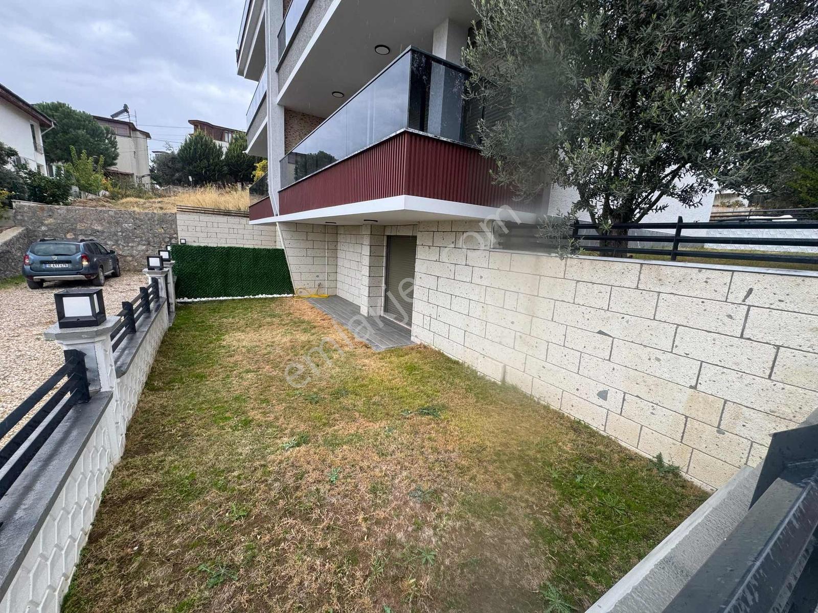 Güçlü Kardeşlerden Altınolukda Satılık Sıfır 3+2 Tripleks Villa — fotoğraf 3