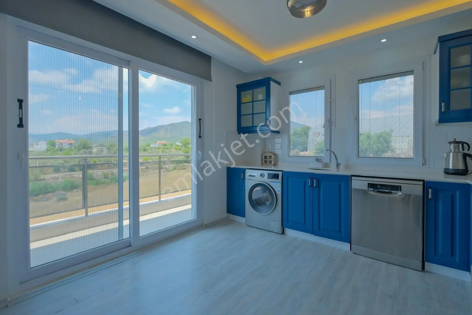 Ayb Gayrimenkulden Çamköyde Satılık 3+1 Ayrı Mutfak Daire — fotoğraf 2
